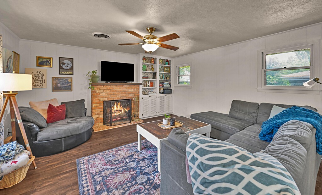 421 Bellaire Drive