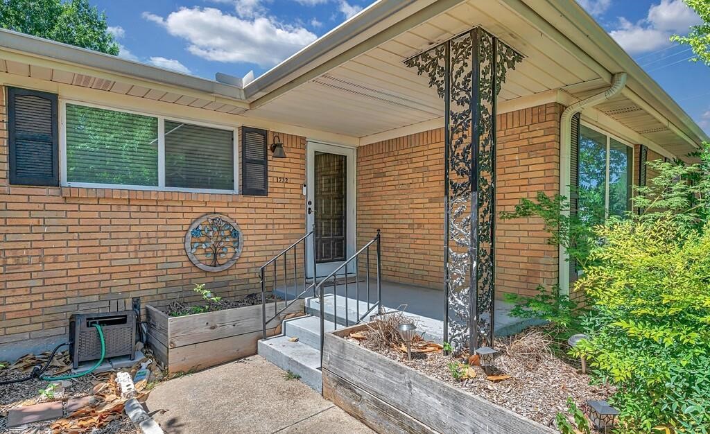 1732 Hilltop Drive