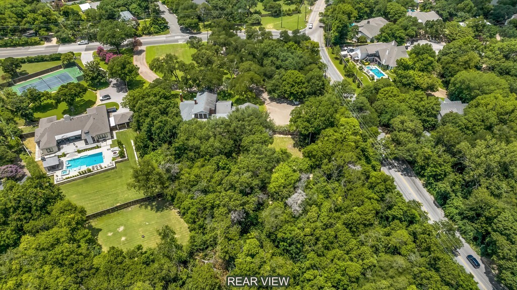 2825 Lake Air Drive