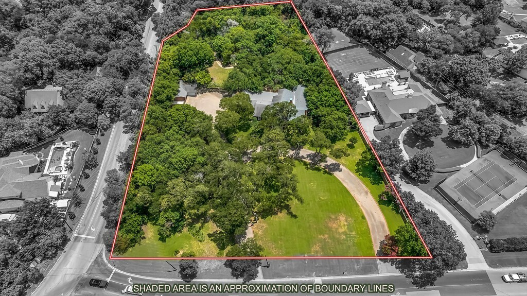 2825 Lake Air Drive