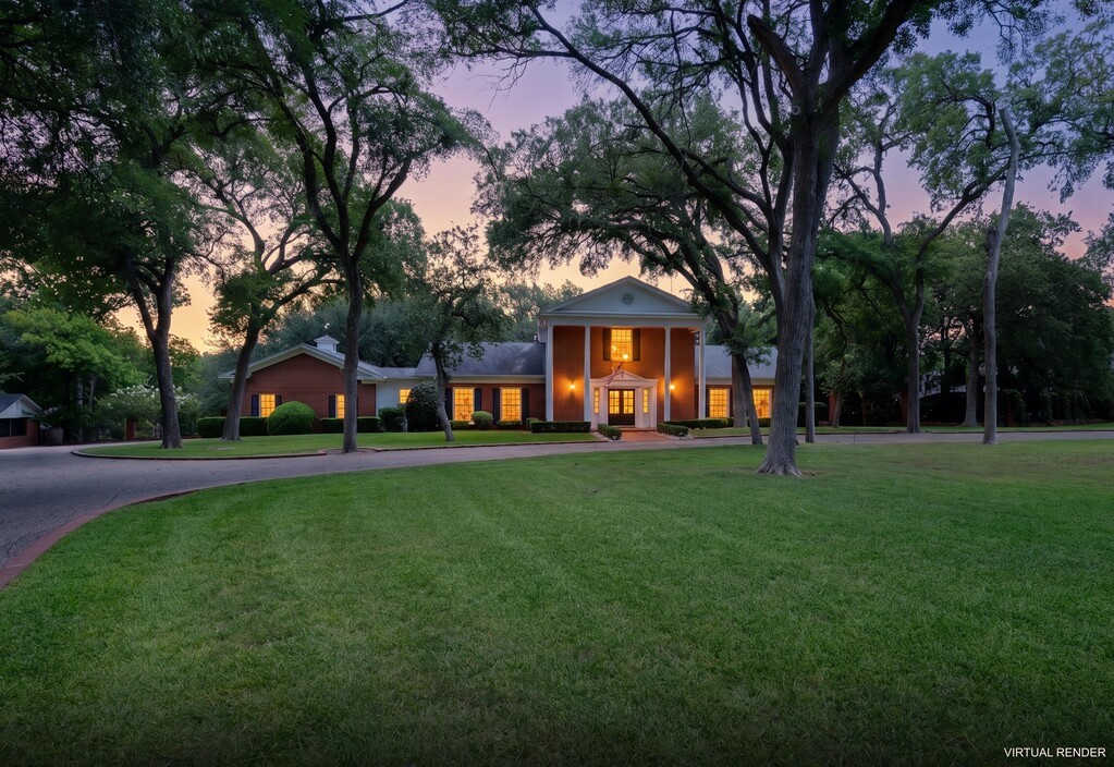 2825 Lake Air Drive