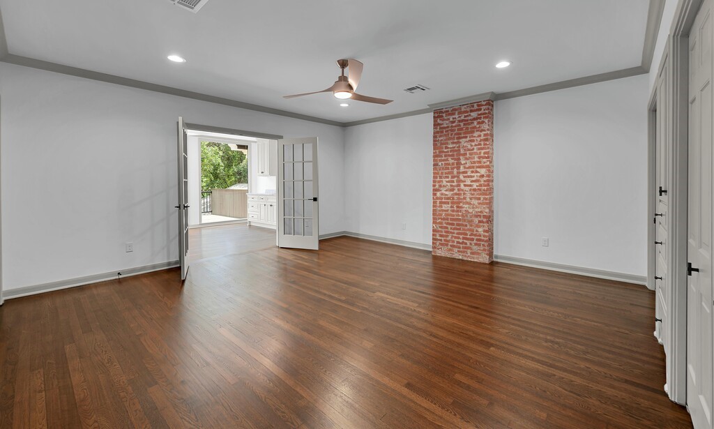 2825 Lake Air Drive