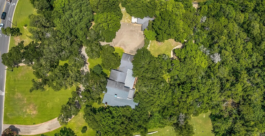 2825 Lake Air Drive