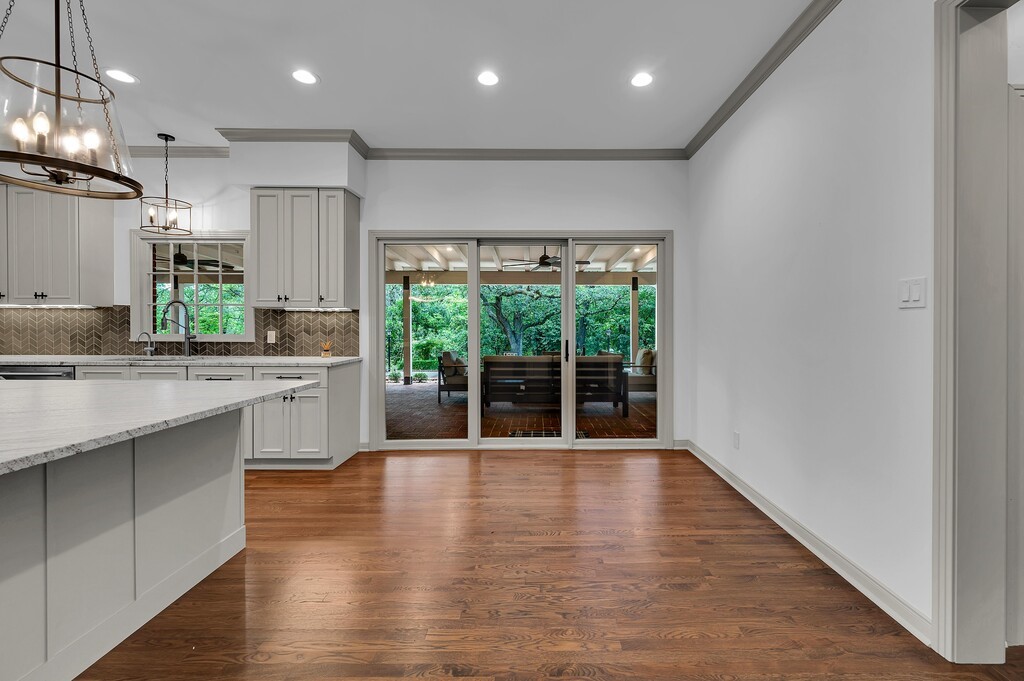 2825 Lake Air Drive
