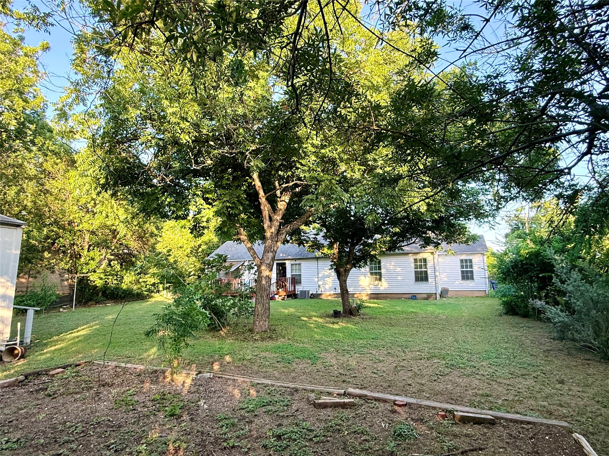 3321 Herring Avenue