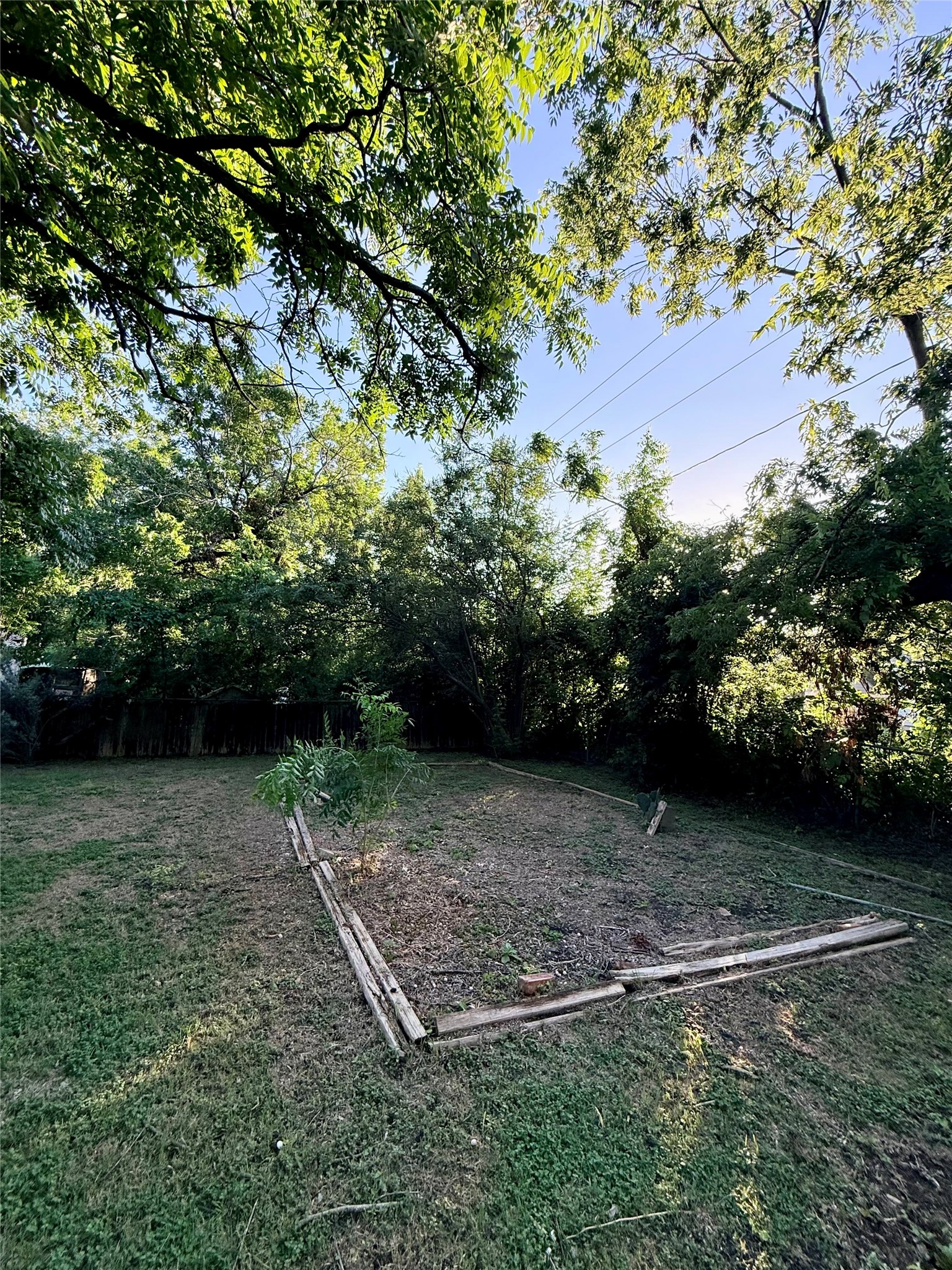 3321 Herring Avenue