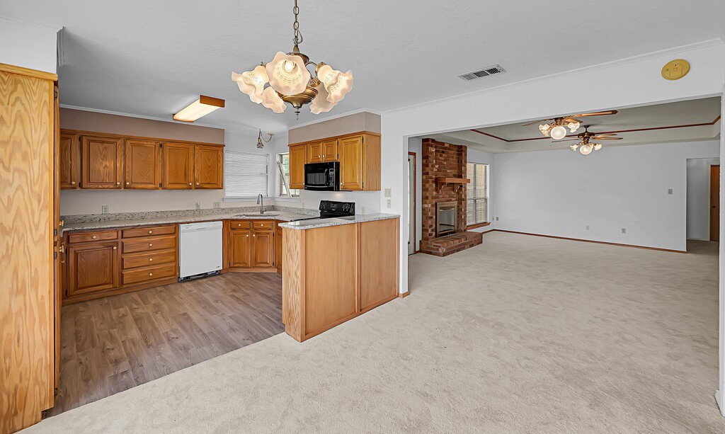 600 Lyndon Drive