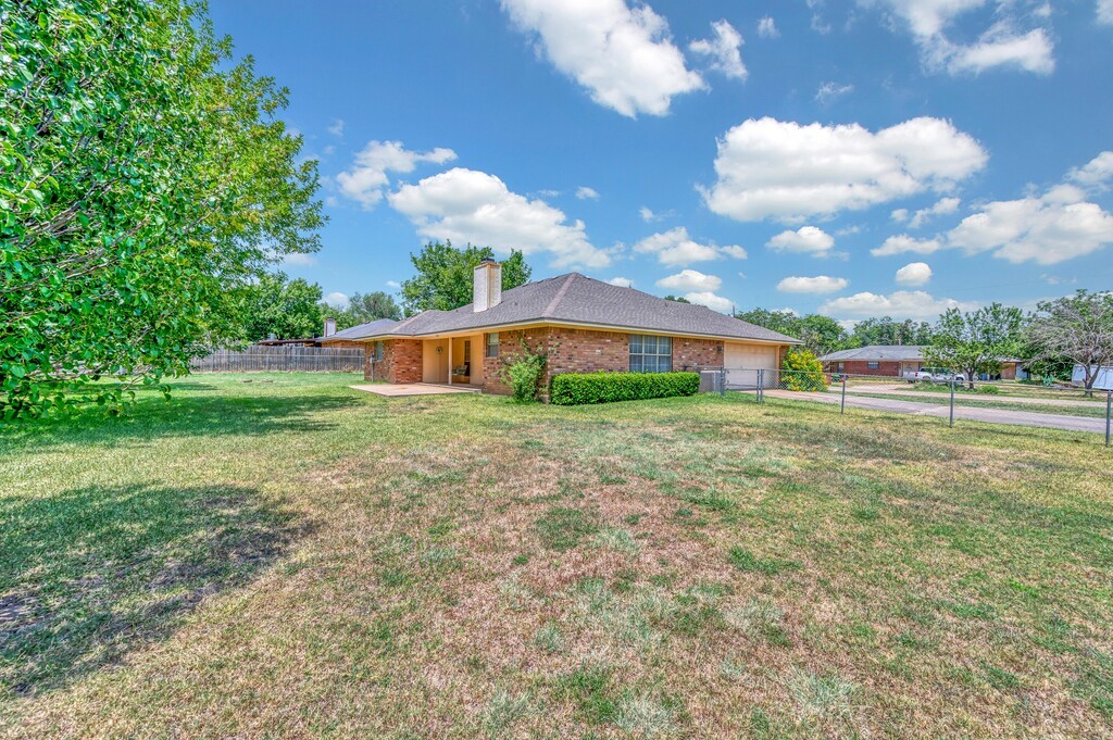 600 Lyndon Drive