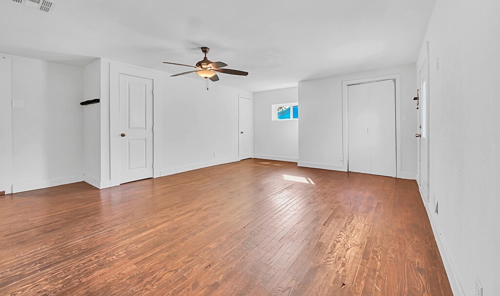 1001 E Texas Avenue