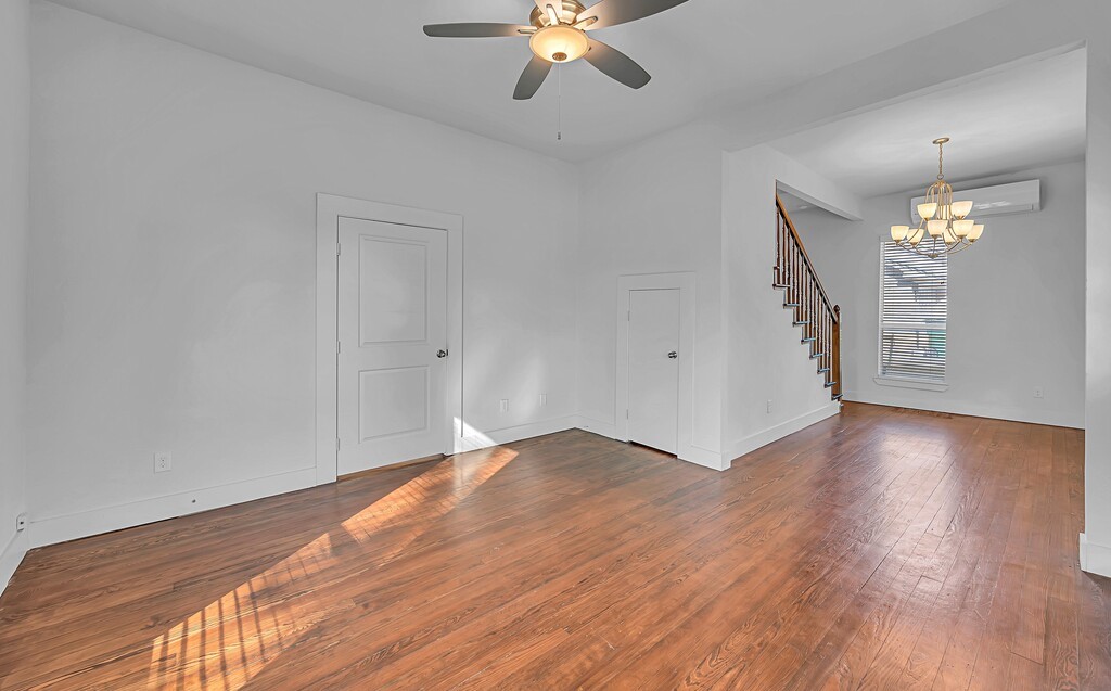 1001 E Texas Avenue