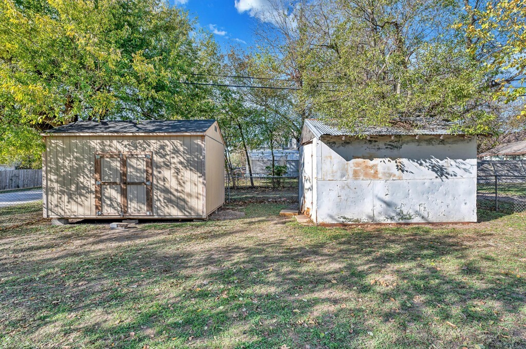 1001 E Texas Avenue