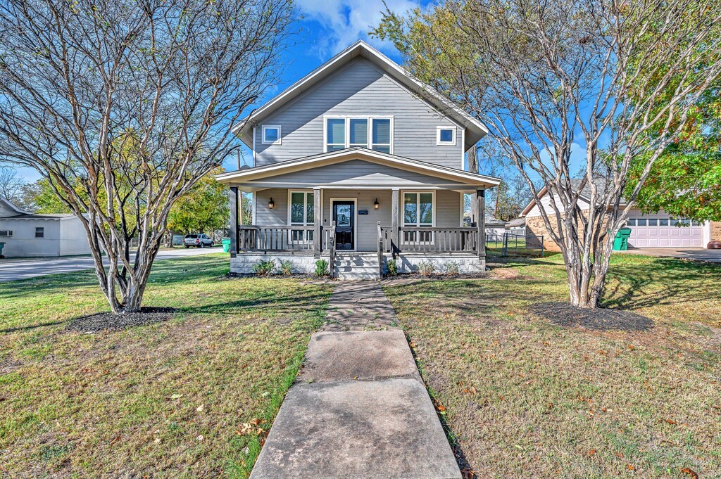 1001 E Texas Avenue