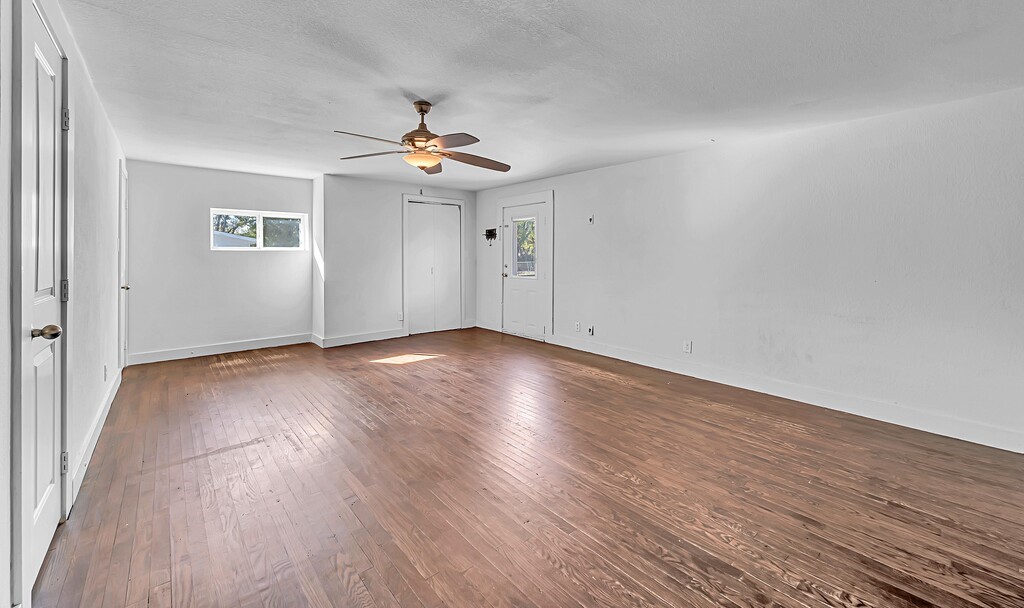 1001 E Texas Avenue