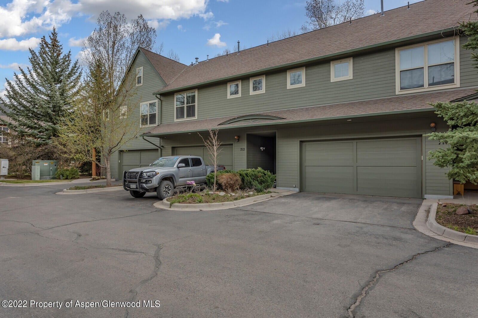 712 Evans Court
