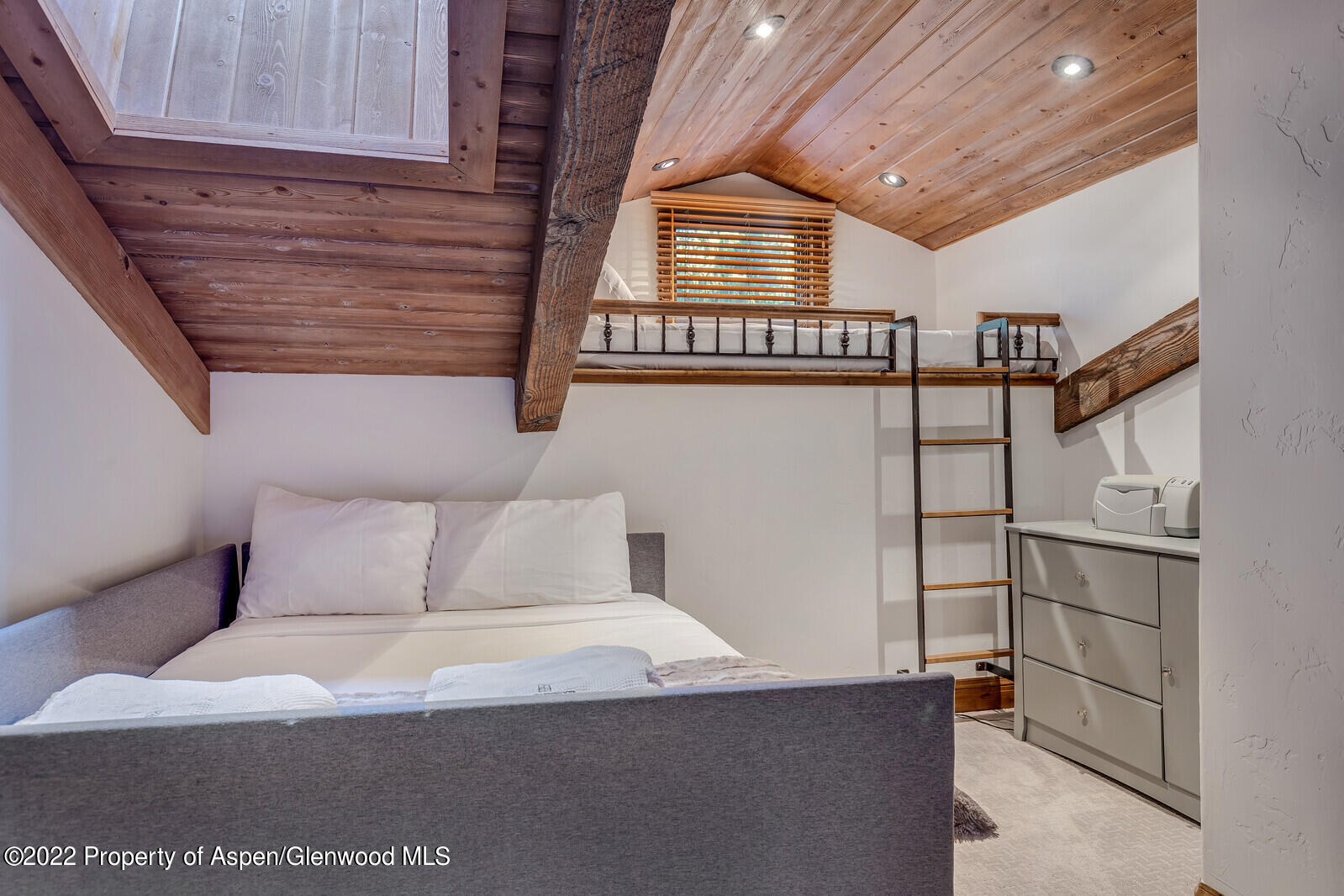 400 Wood Road Unit: 2209E