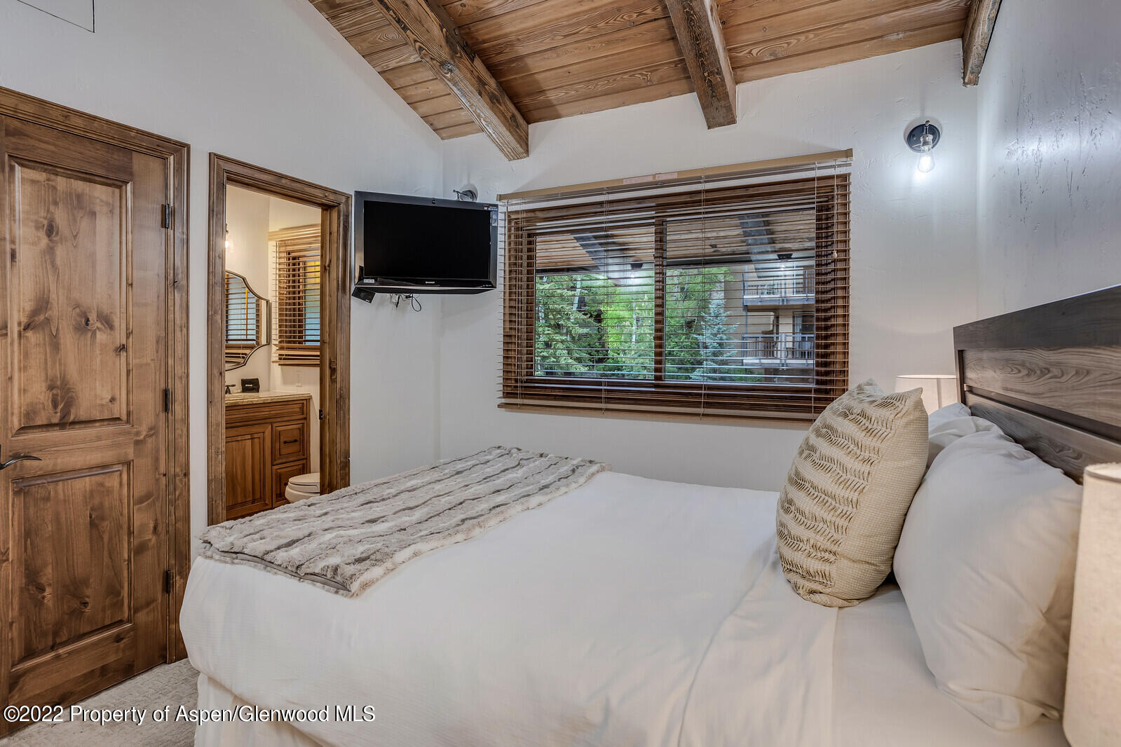 400 Wood Road Unit: 2209E