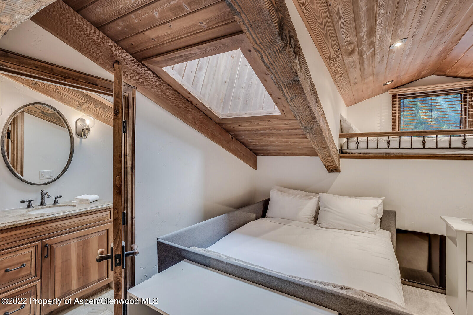 400 Wood Road Unit: 2209E