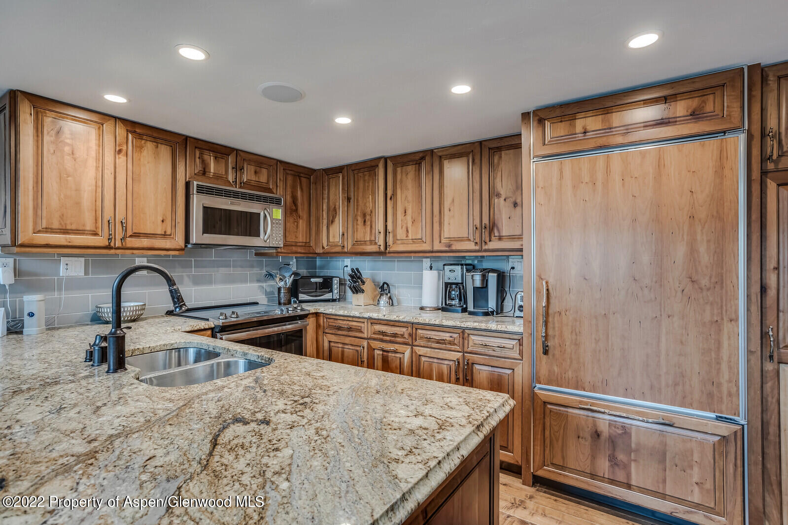 400 Wood Road Unit: 2209E