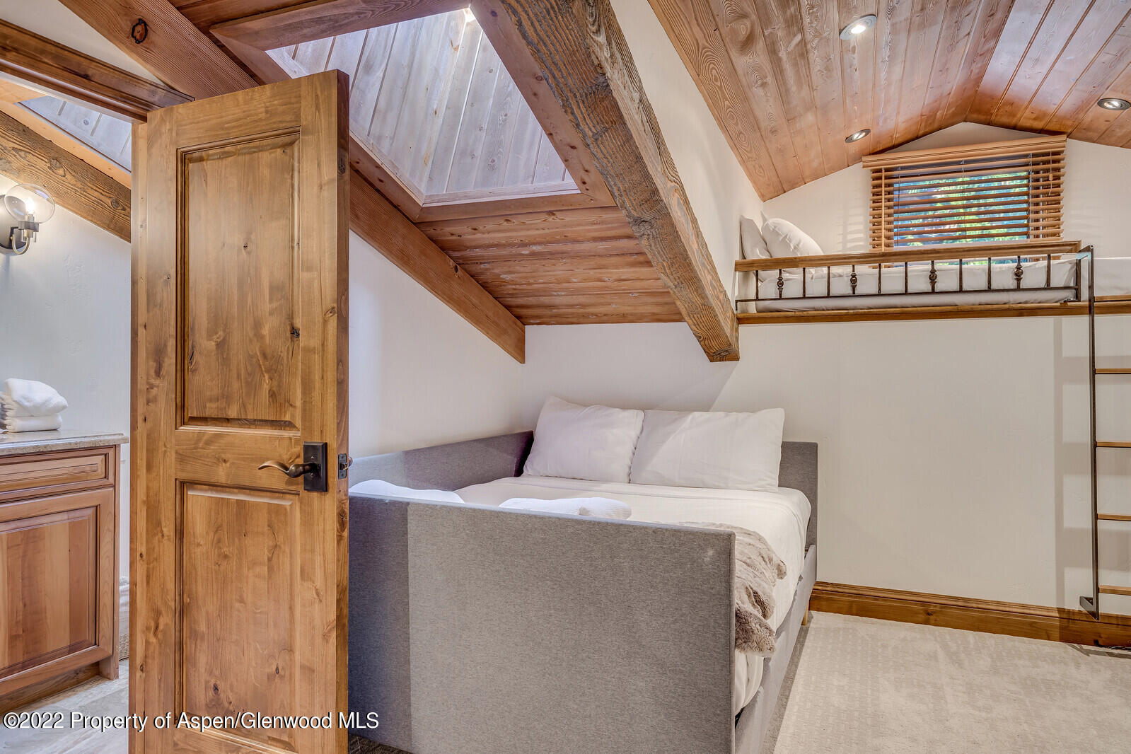 400 Wood Road Unit: 2209E