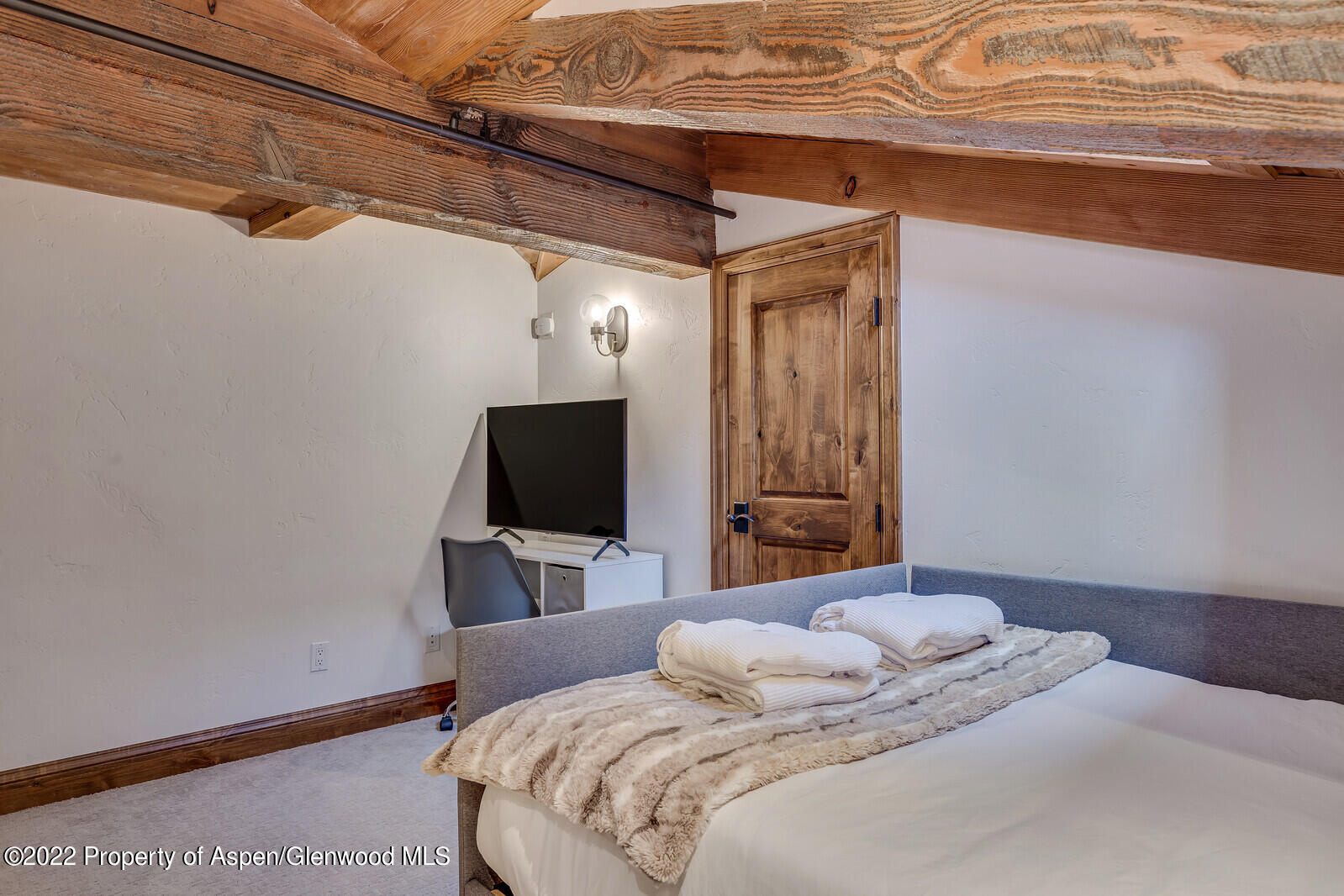 400 Wood Road Unit: 2209E