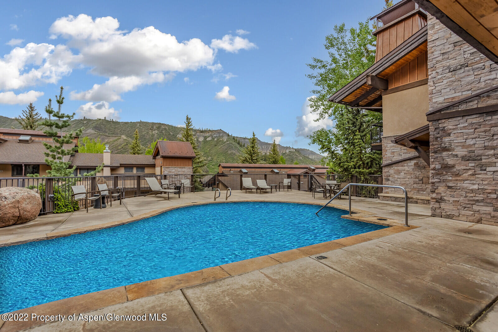 400 Wood Road Unit: 2209E