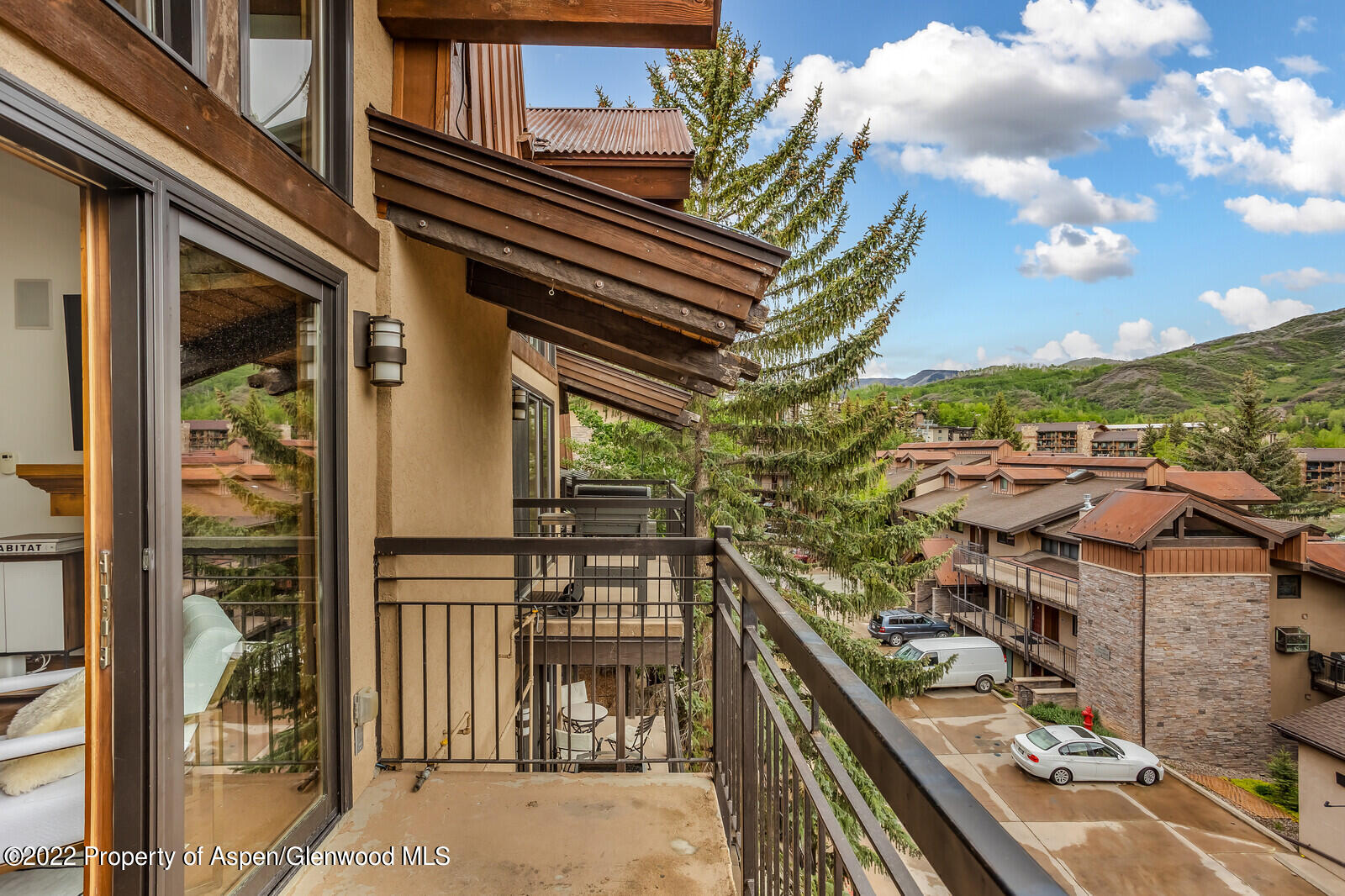400 Wood Road Unit: 2209E