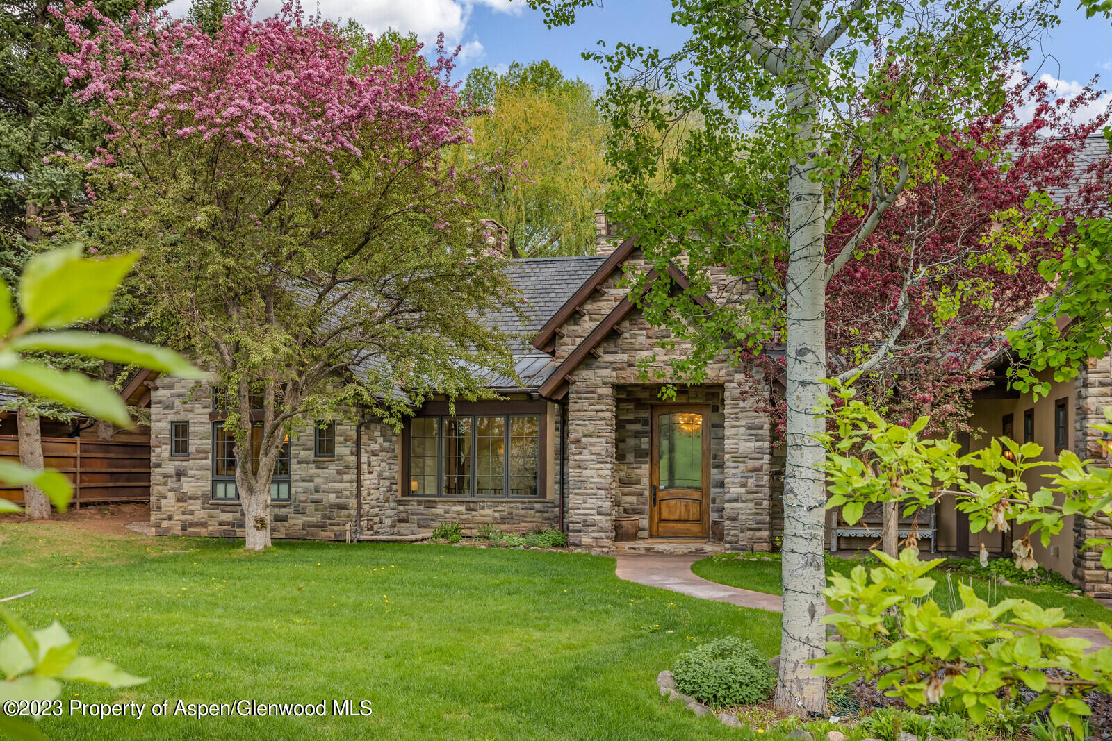70 RIVER BEND Road