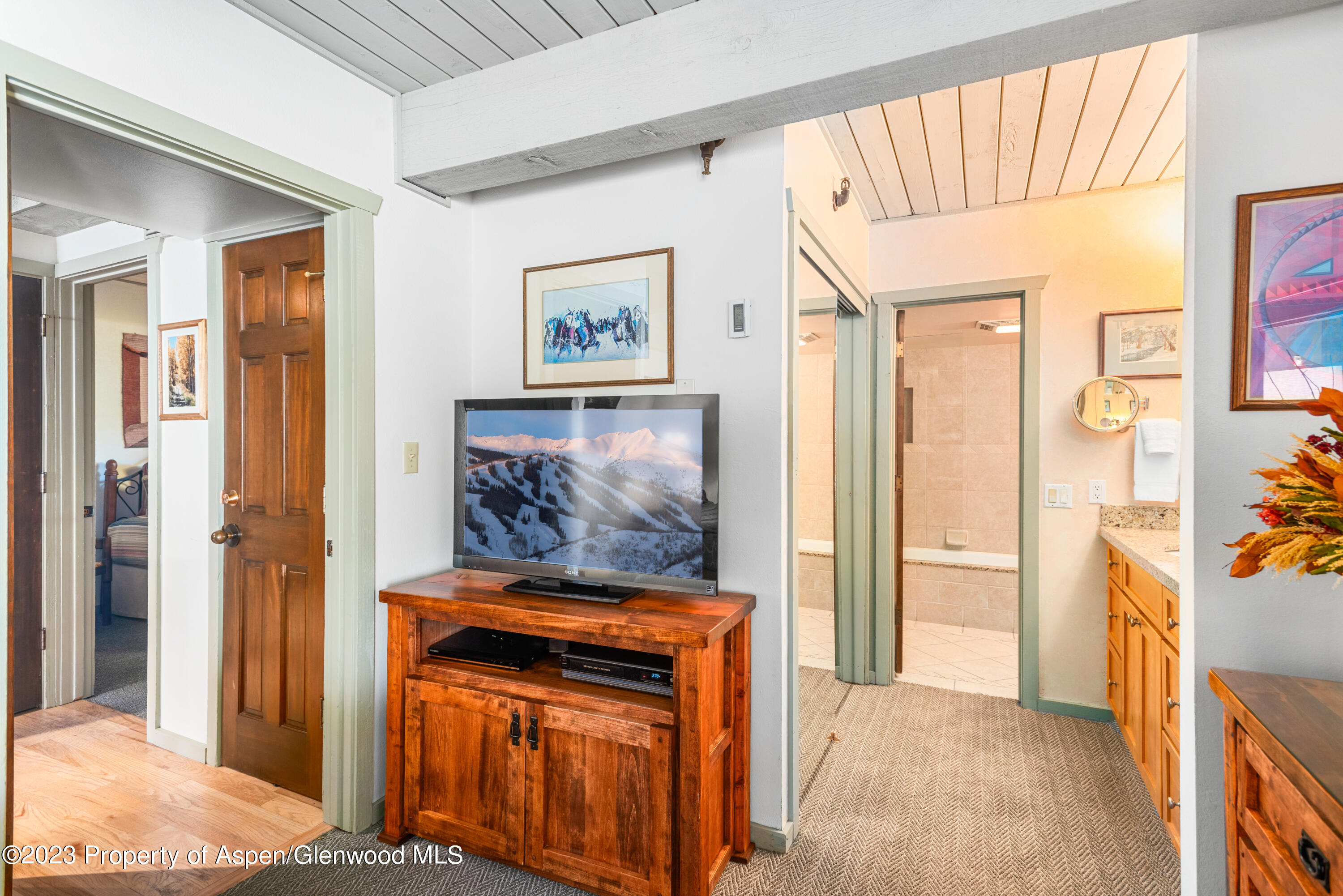 360 Wood Road, Unit 209