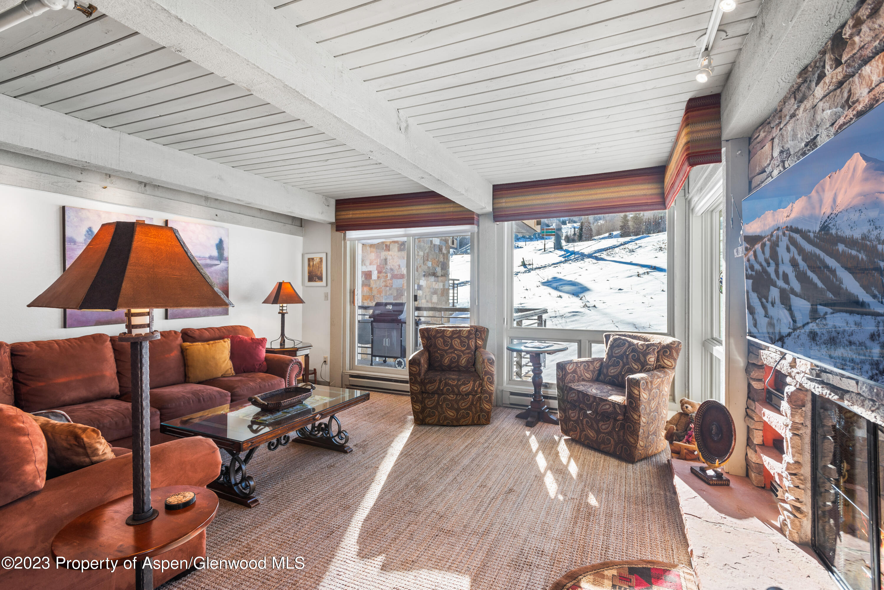 360 Wood Road, Unit 209
