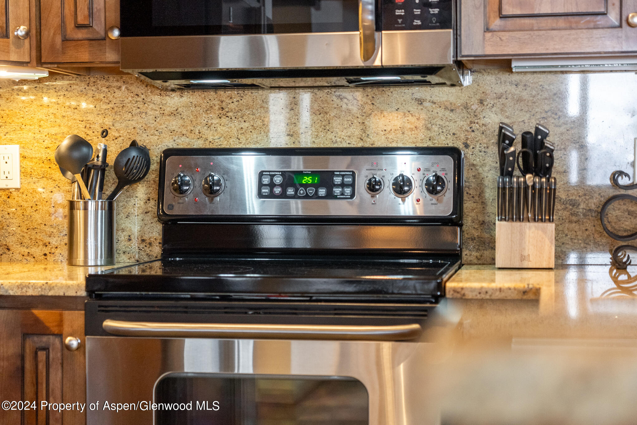855 Carriage Way Unit: 201
