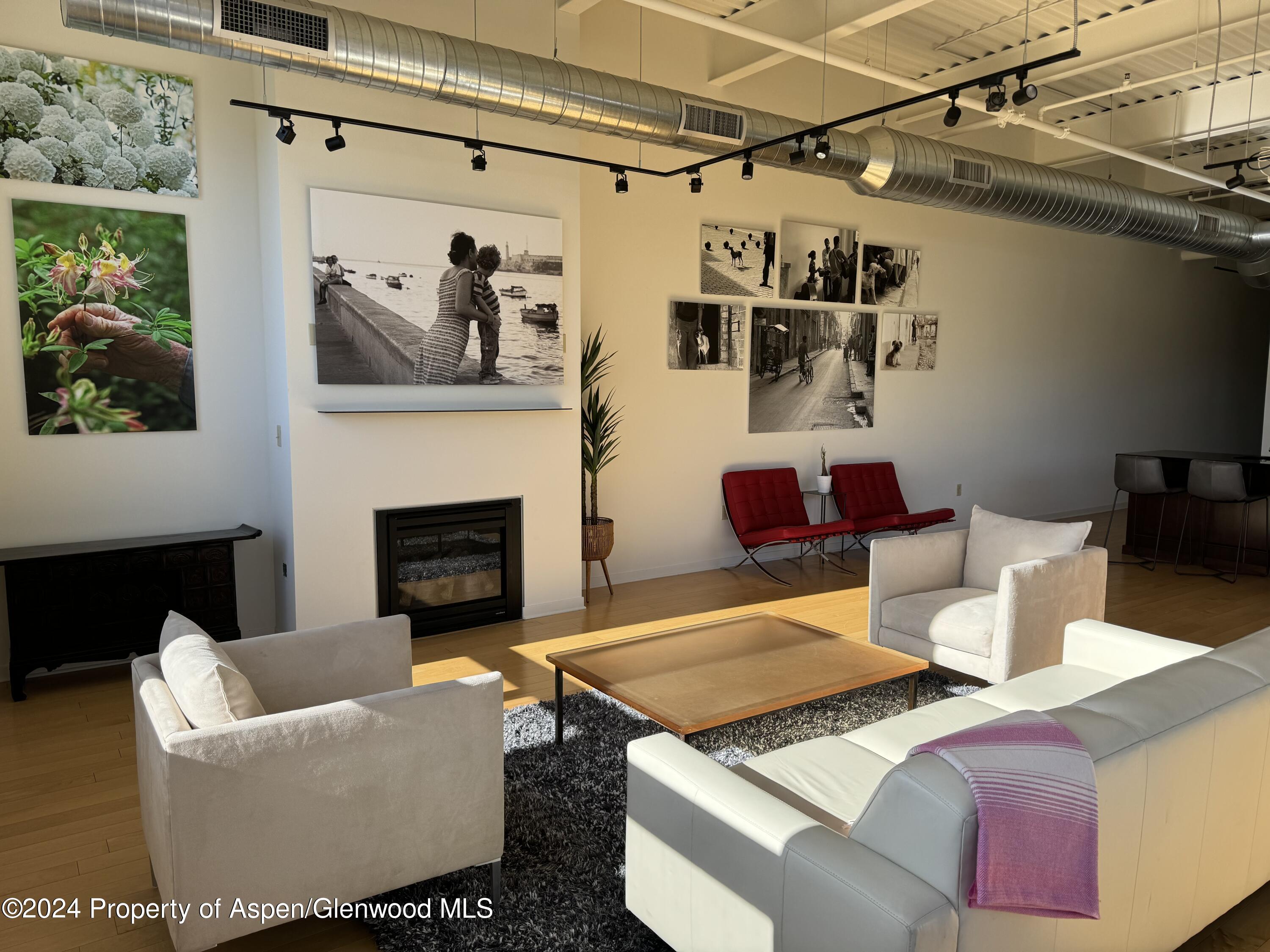 361 Robinson Street, 326