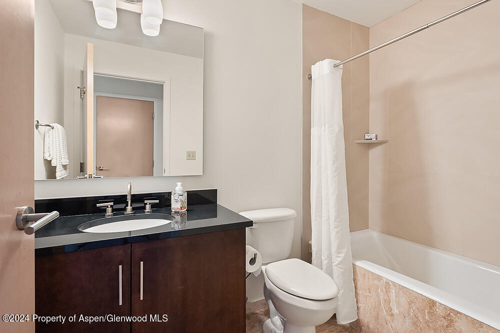 361 Robinson Street, 326