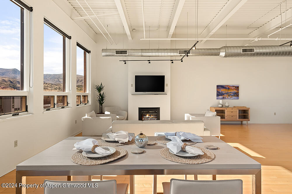 361 Robinson Street, 326