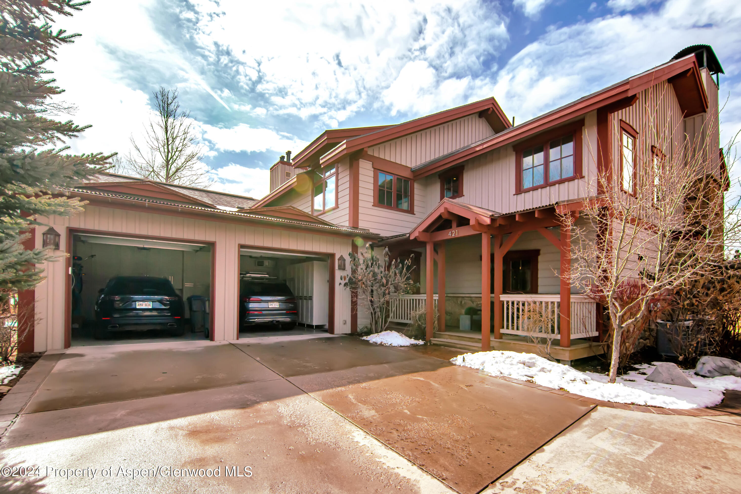 421 Boundary Lane