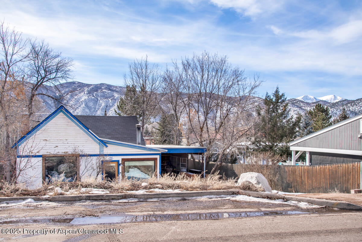 203 E Homestead Drive