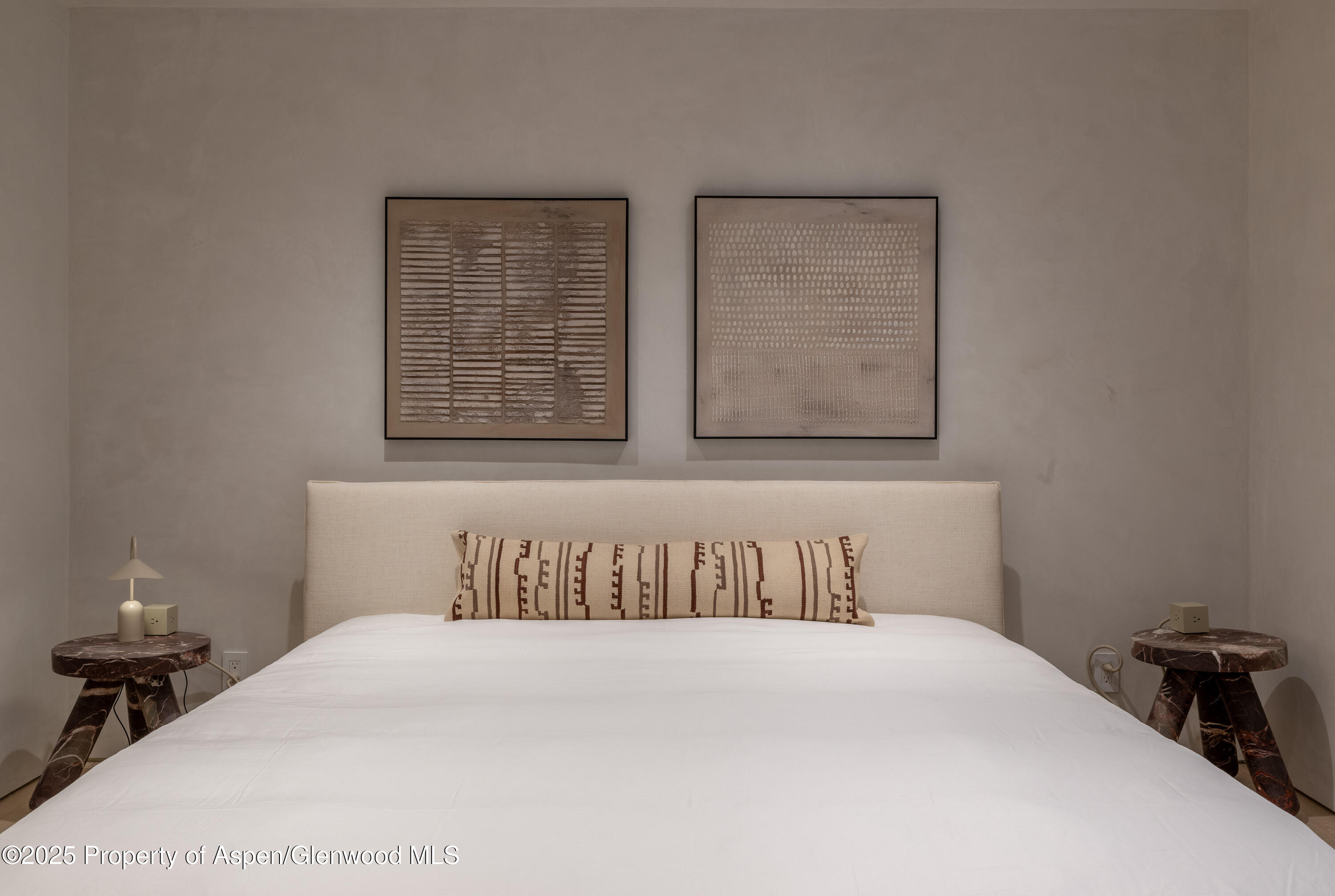 609 W Francis Street