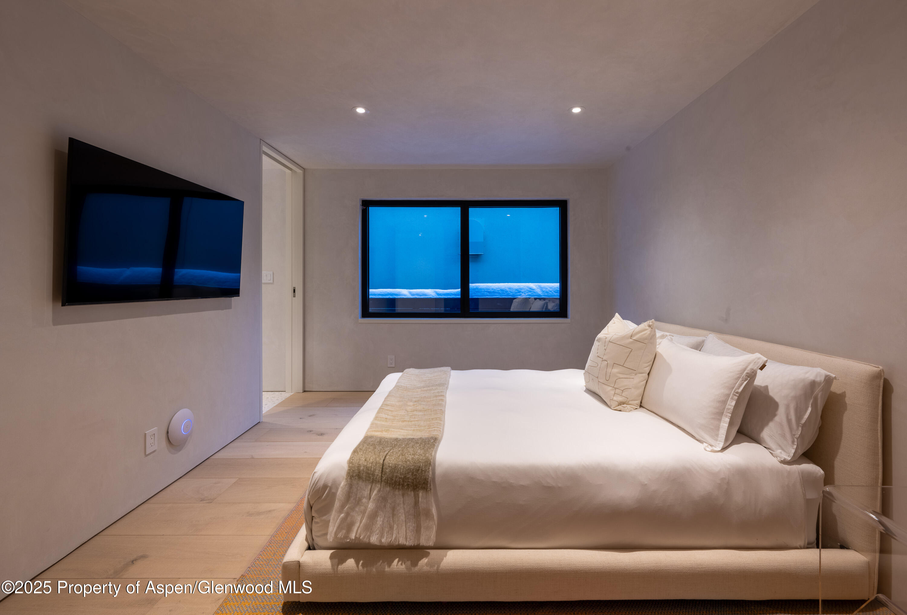 609 W Francis Street