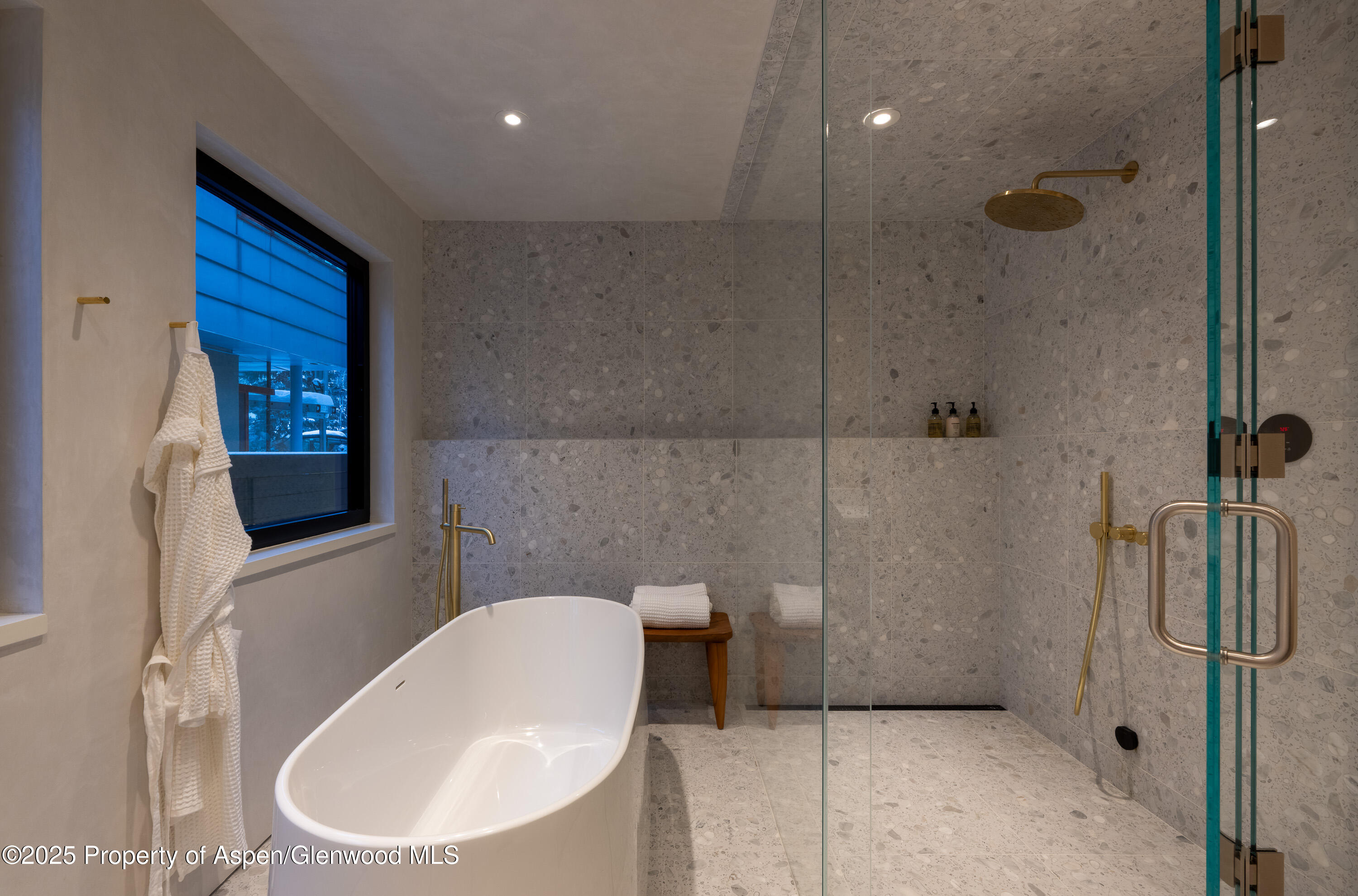 609 W Francis Street