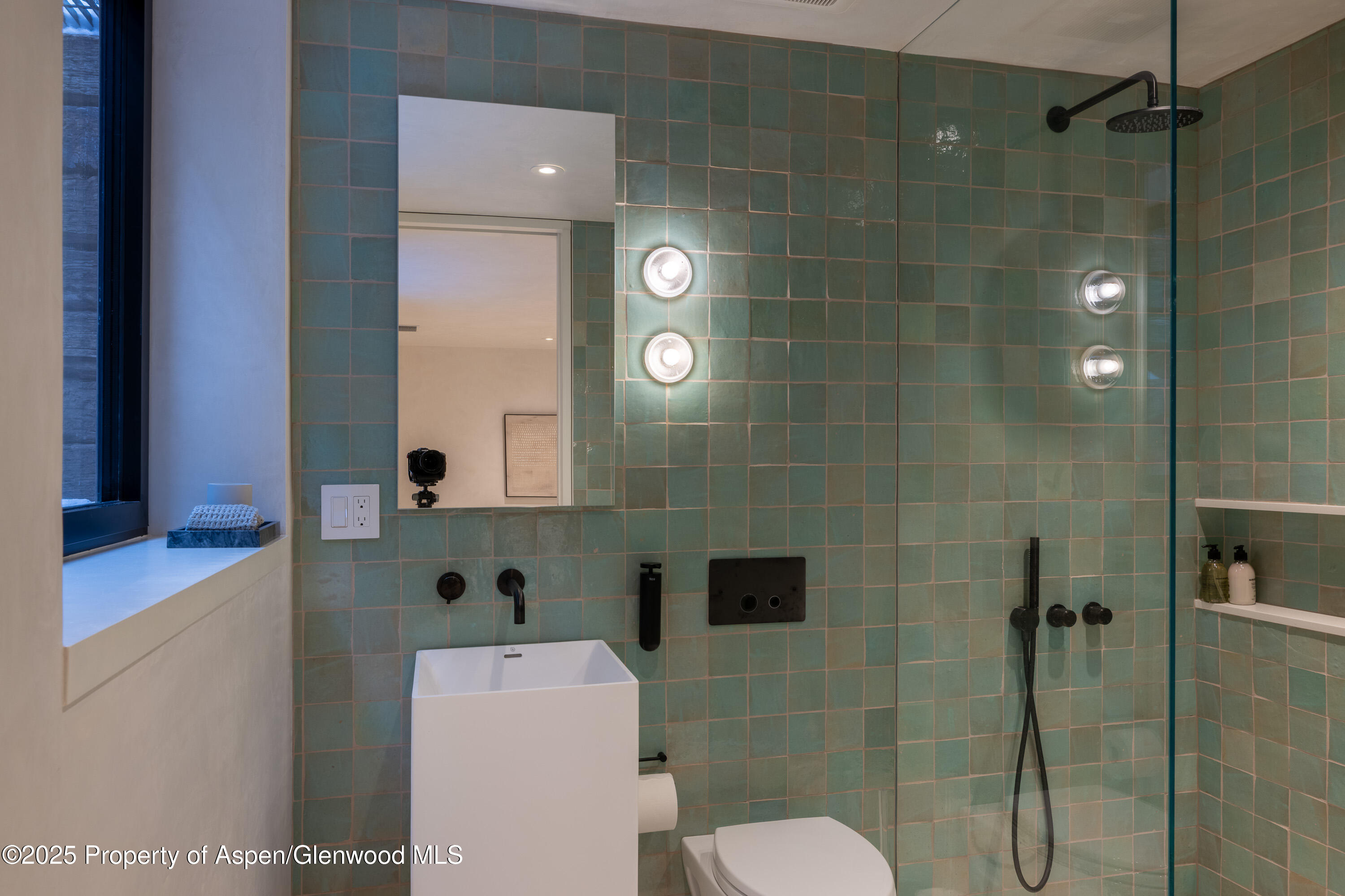 609 W Francis Street