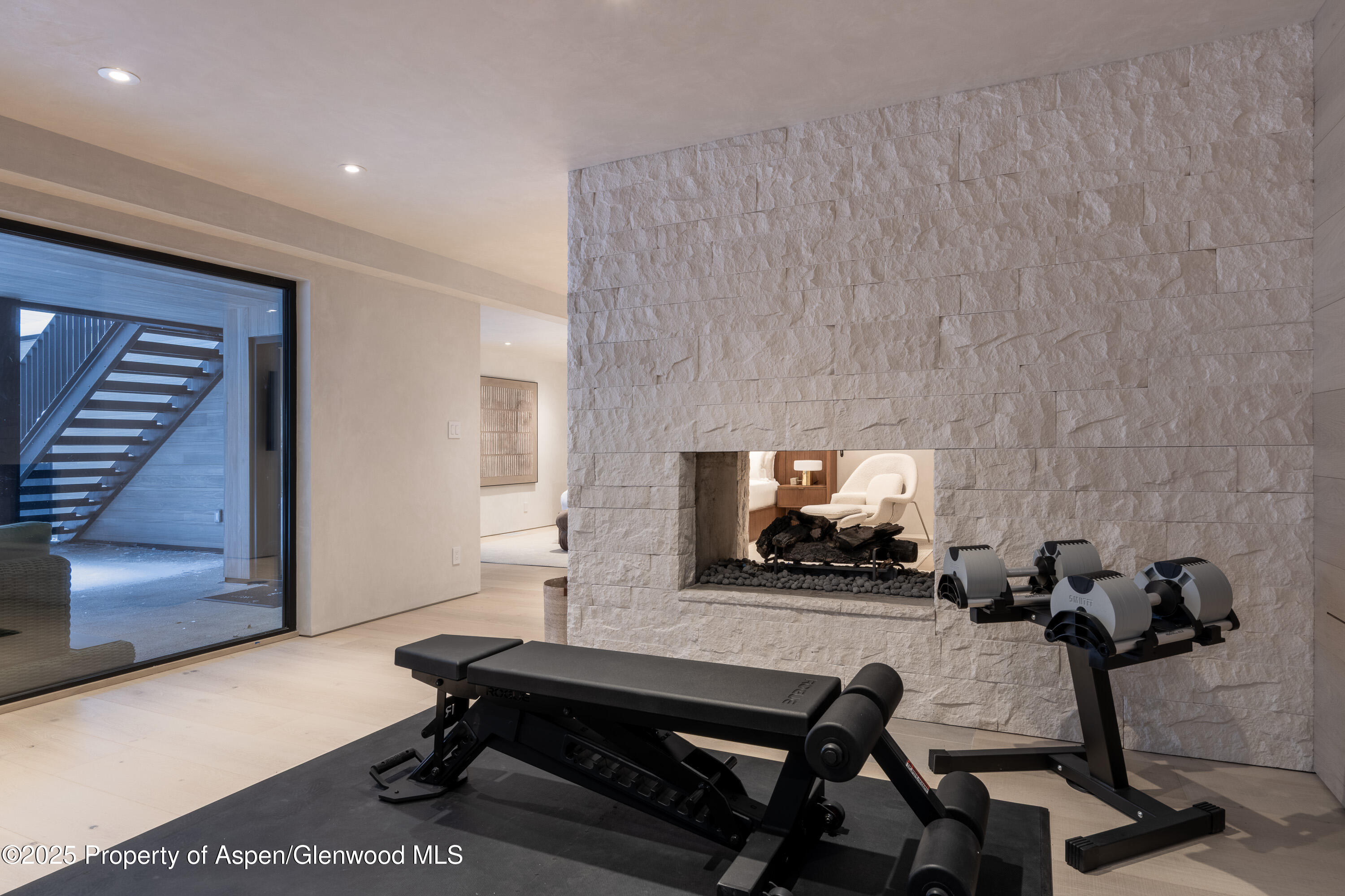 609 W Francis Street