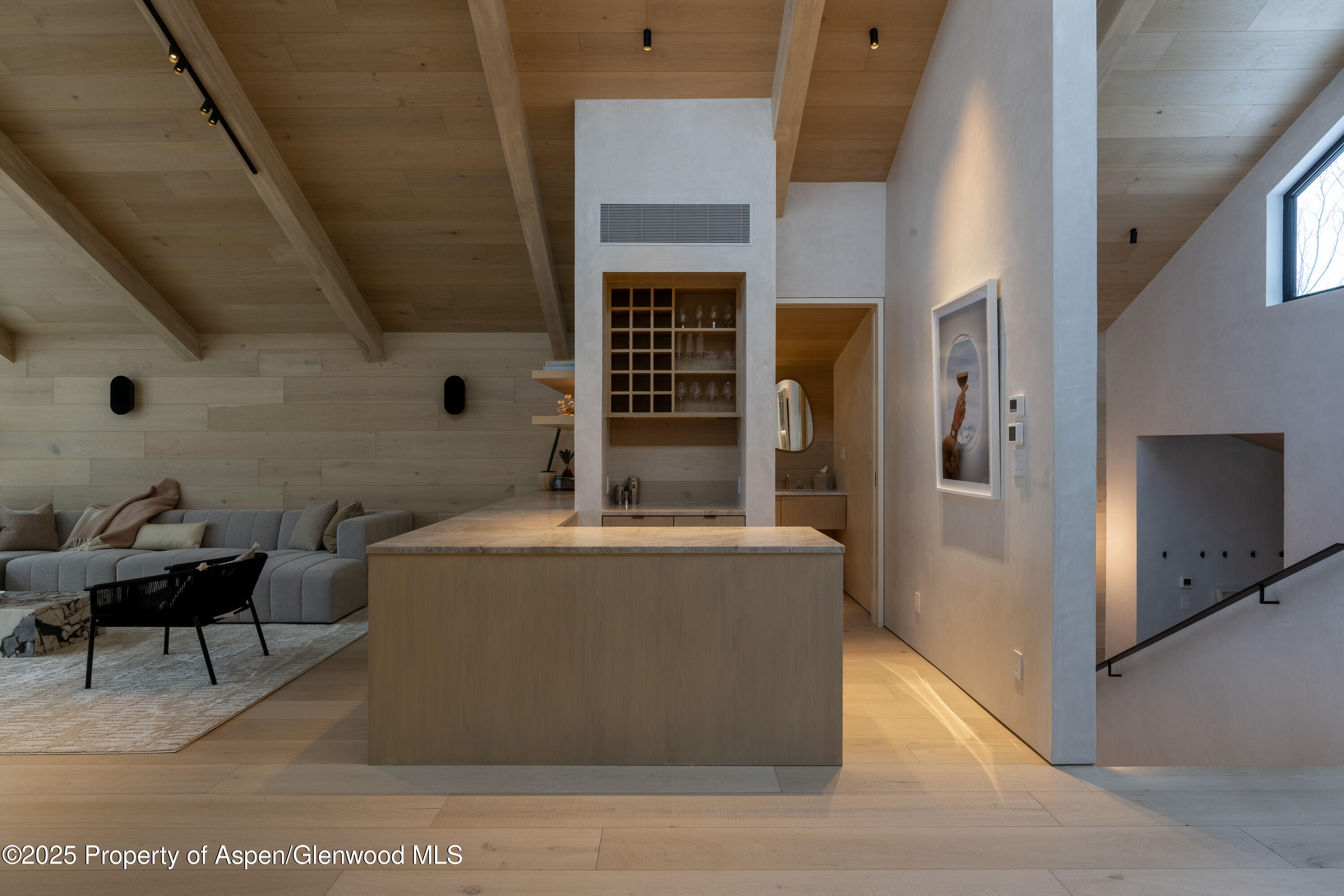 609 W Francis Street