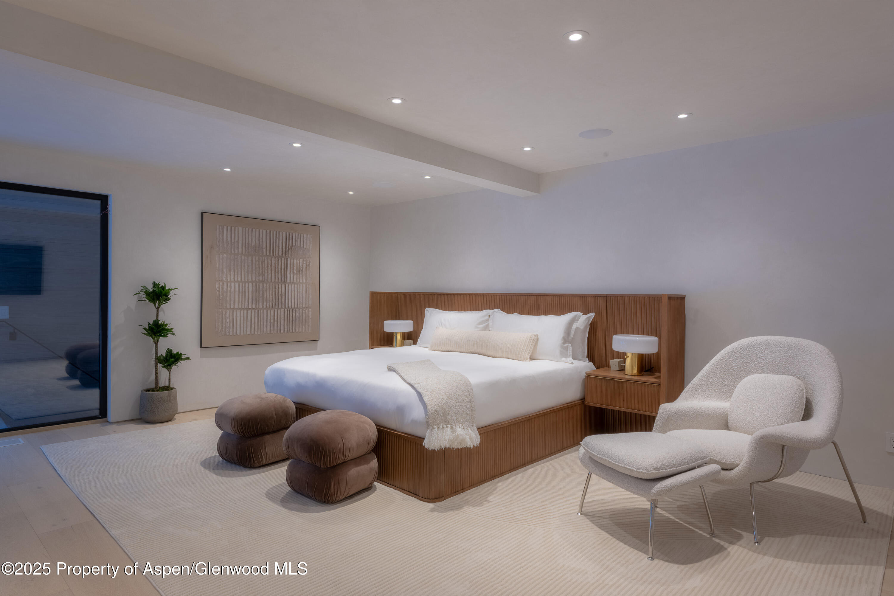 609 W Francis Street