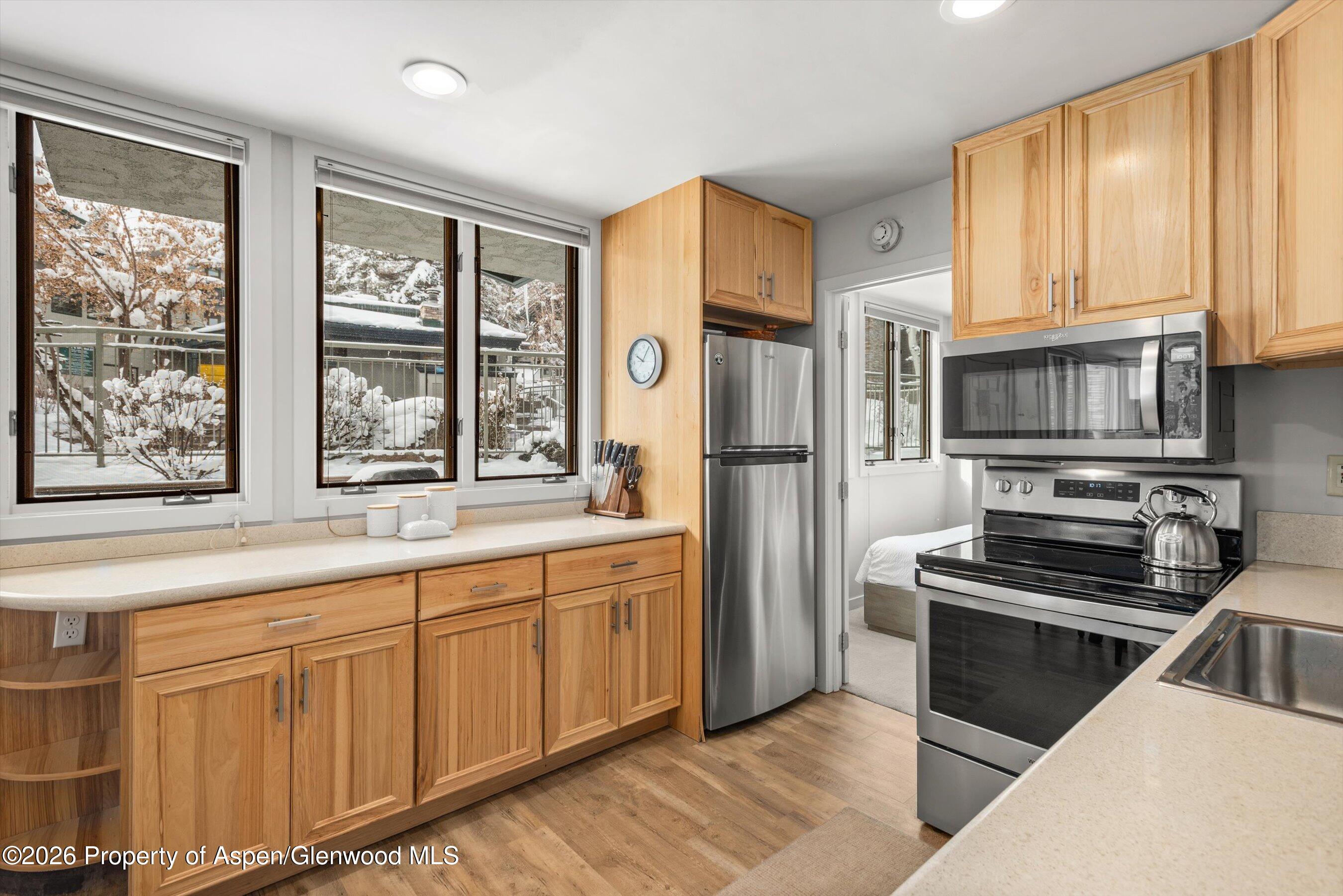 135 Carriage Way 16