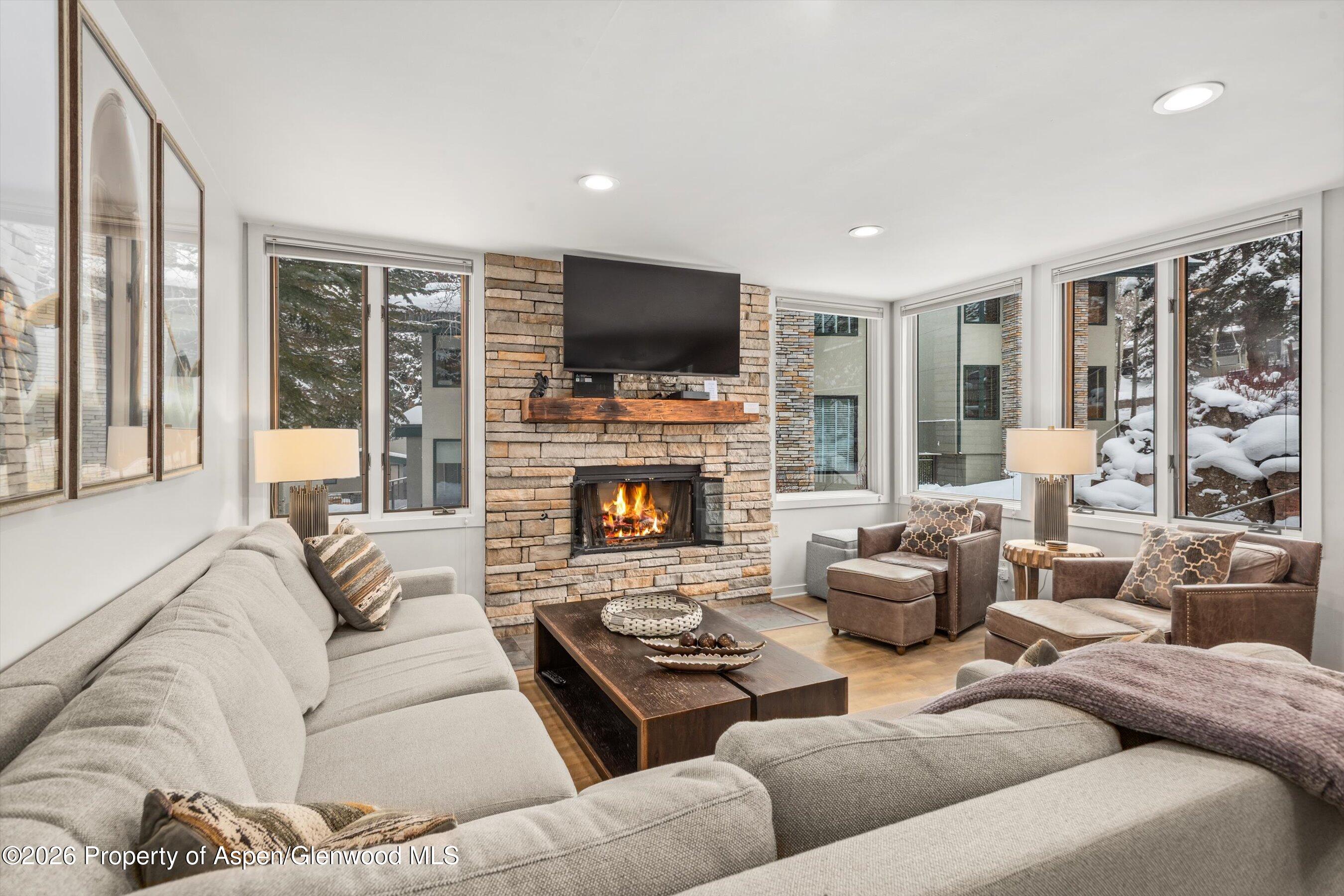 135 Carriage Way 16