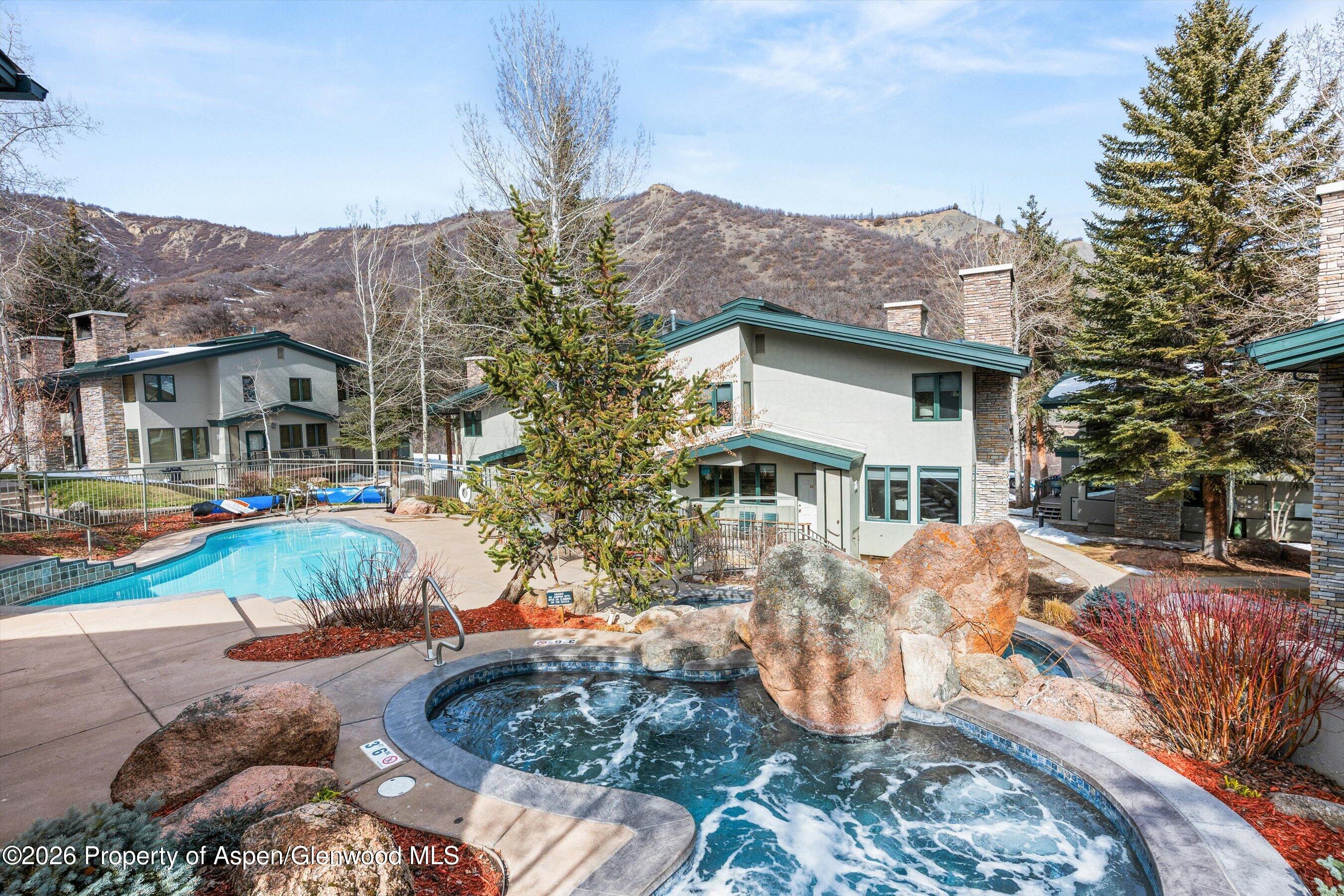 135 Carriage Way 16