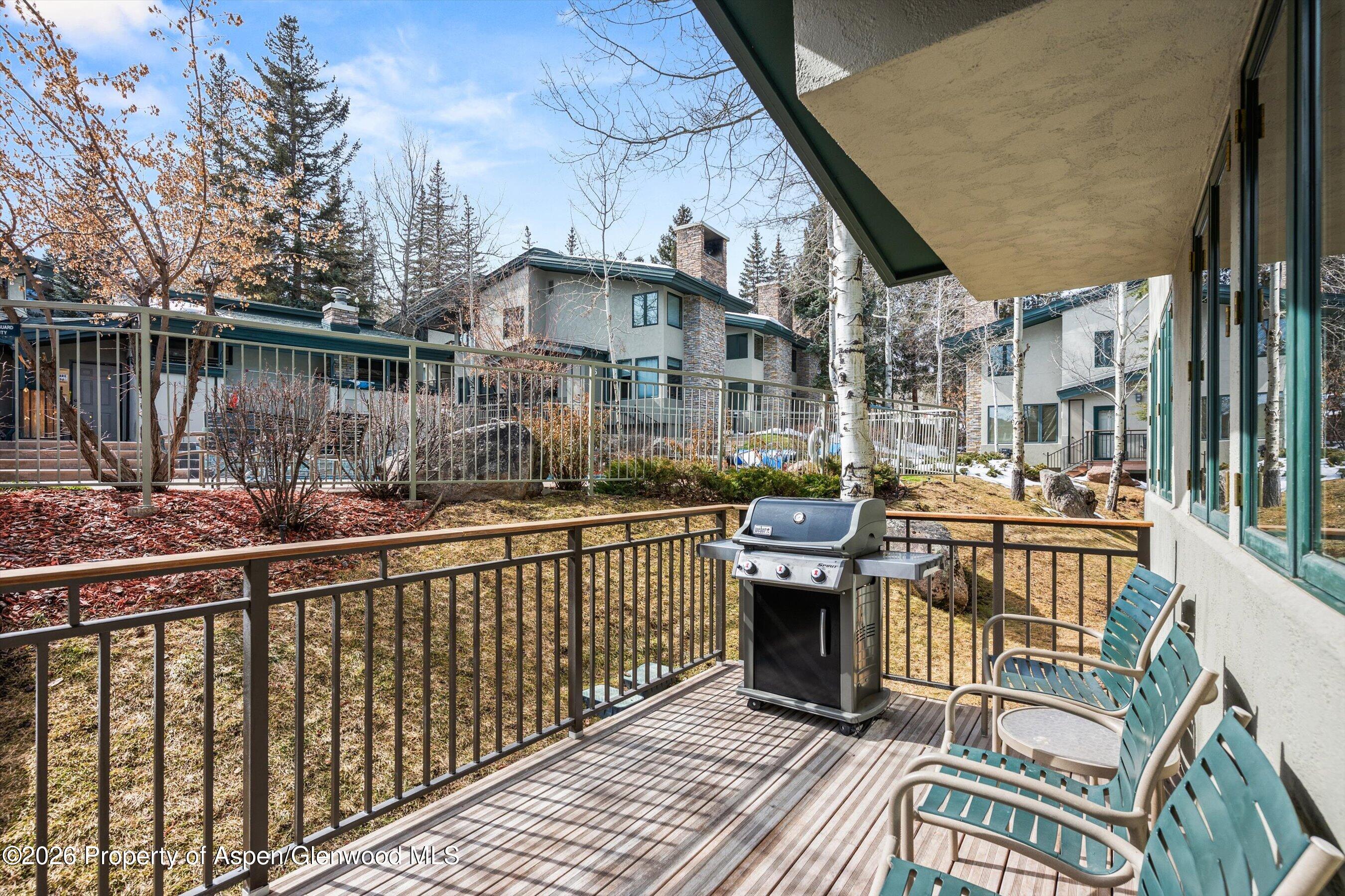 135 Carriage Way 16