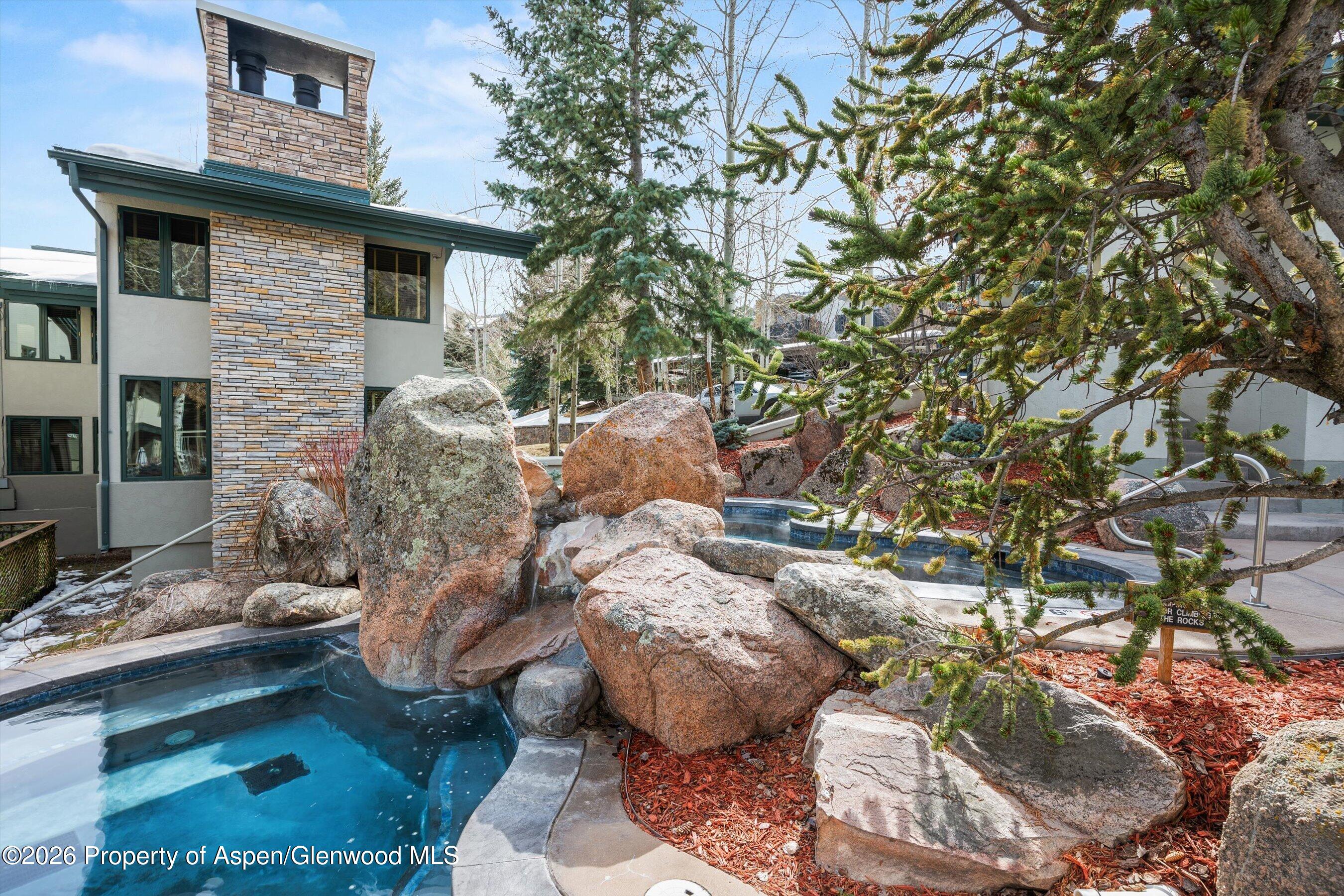 135 Carriage Way 16