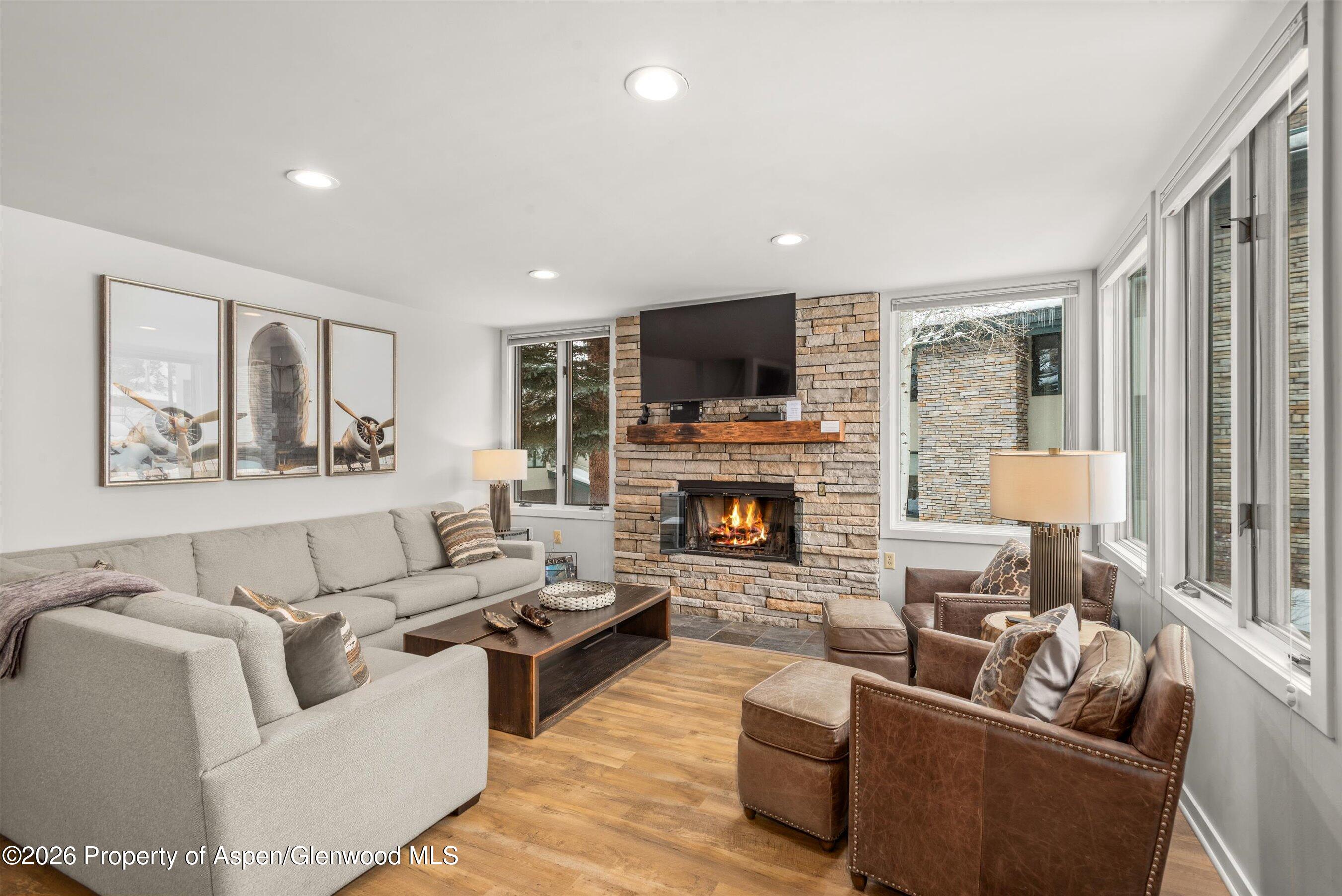 135 Carriage Way 16