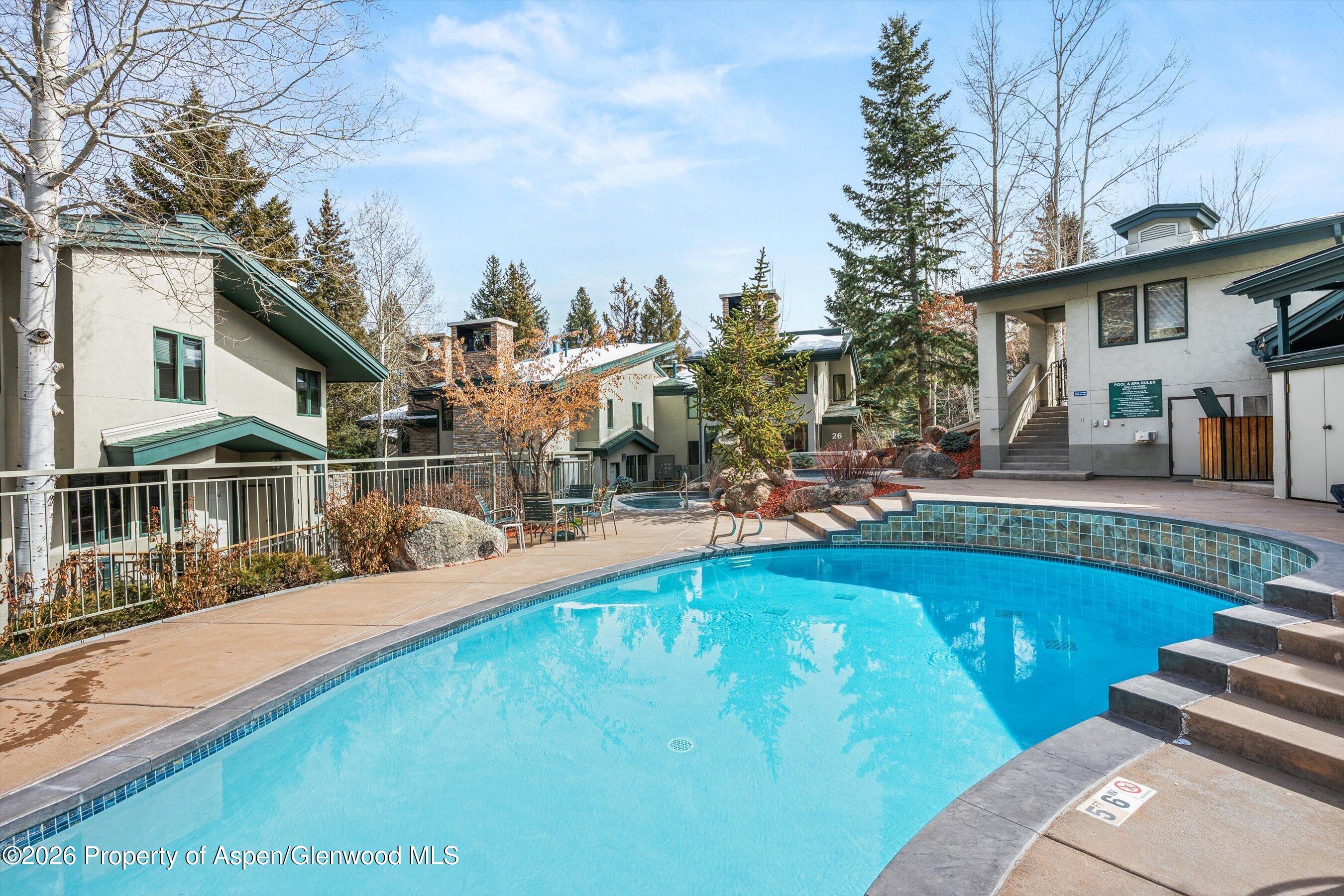 135 Carriage Way 16