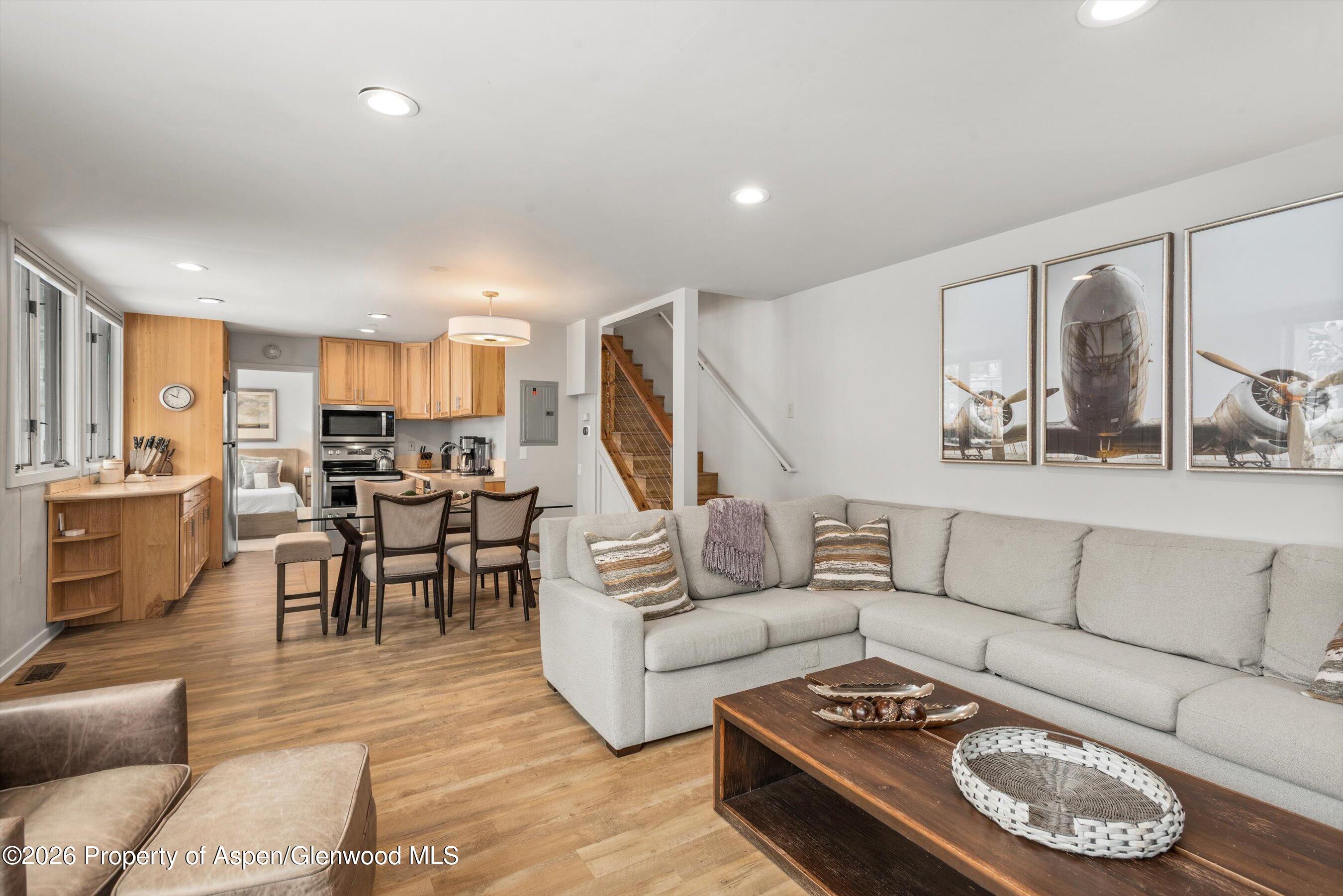 135 Carriage Way 16